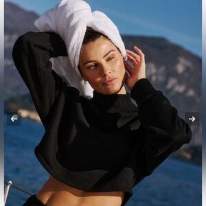 Alo yoga cropped serenity coverup